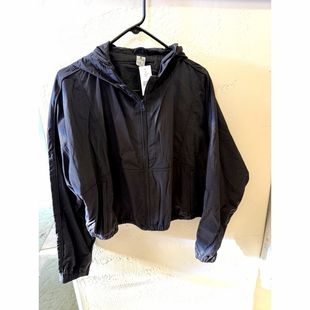 Spiritual Gangster Black Cropped Hooded Windbreaker Jacket Size L NWT